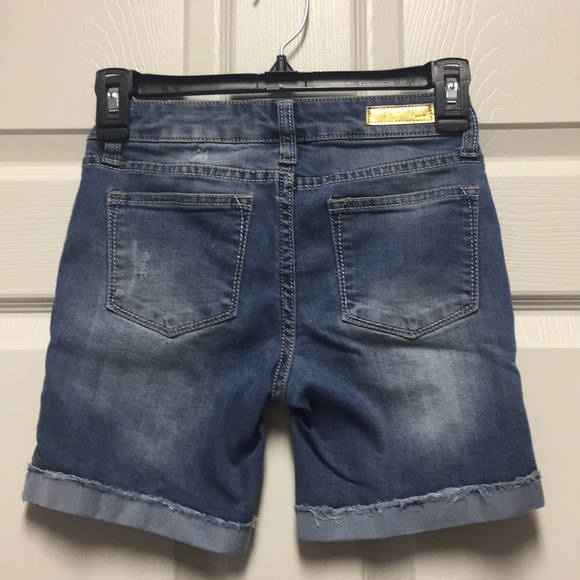 Girls Star V-GOLD Shorts - Picture 3 of 3